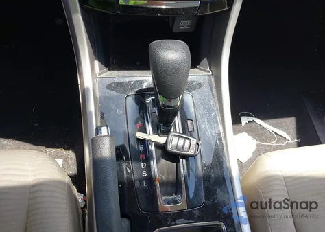 2017 Honda Accord Lx z USA, uszkodzony, nr VIN 1HGCR2F32HA158198